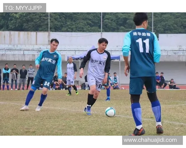 深圳足球队在邀请赛中以95分稳居积分榜首位展现强劲实力 深圳足球队在邀请赛中以95分稳居积分榜首位展现强劲实力