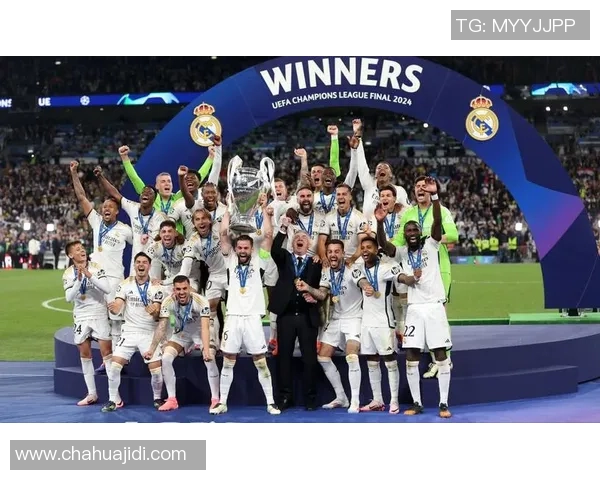 三位足球明星的传奇故事与他们对足球的热爱与奉献