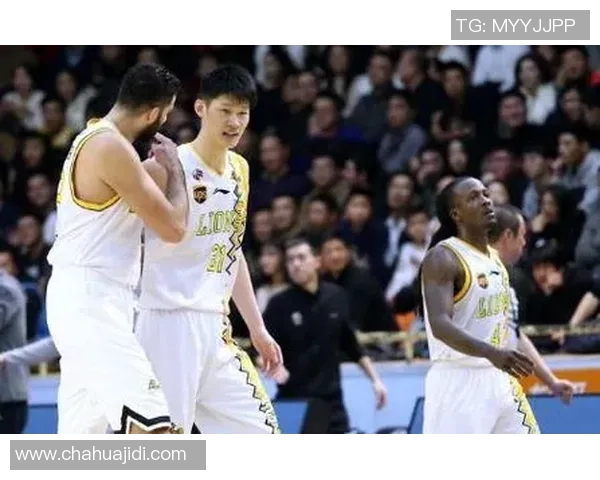 广州篮球队以60分稳居挑战赛积分榜首位展现强劲实力